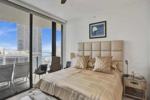 Condominio en venta en Miami, Florida, 3 dormitorios, 192.87 m2 № 1959140 - foto 21