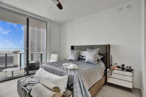 Condominio en venta en Miami, Florida, 3 dormitorios, 192.87 m2 № 1959140 - foto 9