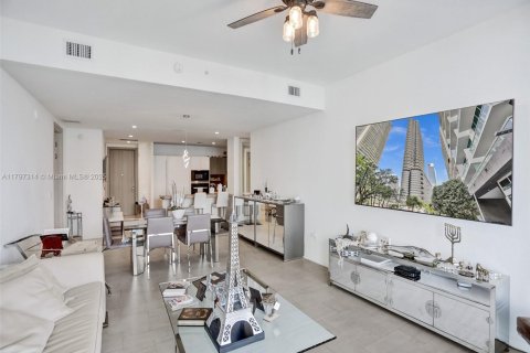 Condominio en venta en Miami, Florida, 3 dormitorios, 192.87 m2 № 1959140 - foto 8