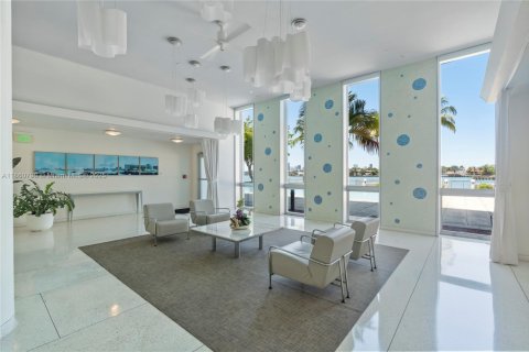 Снять в аренду кондоминиум в Майами-Бич, Флорида 2 спальни, 119.57м2, № 1958079 - фото 26