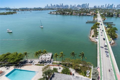 Снять в аренду кондоминиум в Майами-Бич, Флорида 2 спальни, 119.57м2, № 1958079 - фото 18