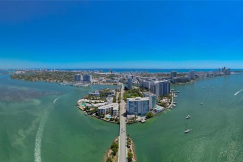 Снять в аренду кондоминиум в Майами-Бич, Флорида 2 спальни, 119.57м2, № 1958079 - фото 29