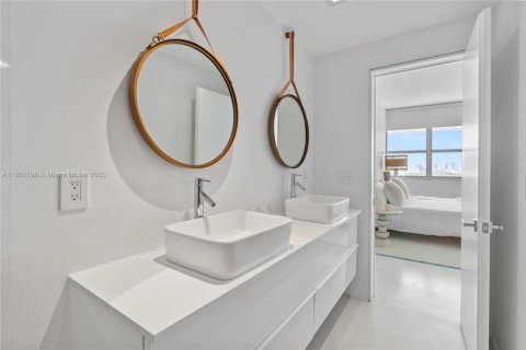 Снять в аренду кондоминиум в Майами-Бич, Флорида 2 спальни, 119.57м2, № 1958079 - фото 17