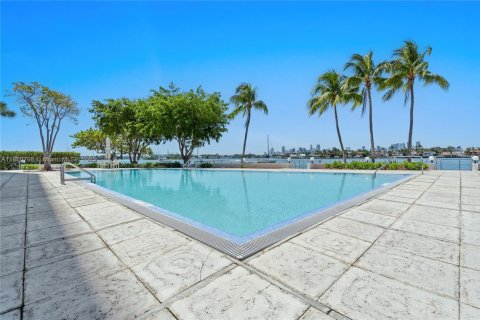 Снять в аренду кондоминиум в Майами-Бич, Флорида 2 спальни, 119.57м2, № 1958079 - фото 25