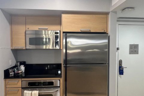 Condominio en venta en Sunny Isles Beach, Florida, 1 dormitorio, 63.92 m2 № 1938407 - foto 7