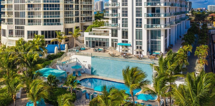 Condominio en Sunny Isles Beach, Florida, 1 dormitorio  № 1938407