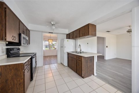 Villa ou maison à vendre à Bradenton, Floride: 2 chambres, 128.95 m2 № 1884033 - photo 3