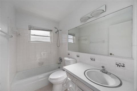Villa ou maison à vendre à Bradenton, Floride: 2 chambres, 128.95 m2 № 1884033 - photo 5