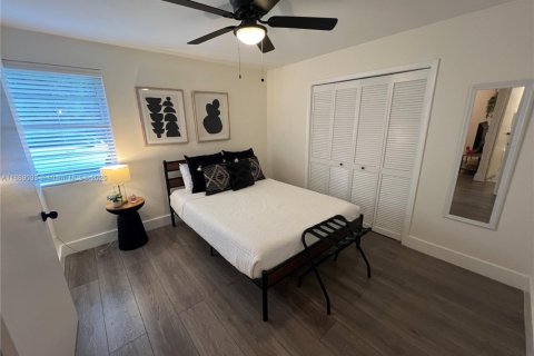 House in Miami, Florida 2 bedrooms, 67.82 sq.m. № 1938626 - photo 10