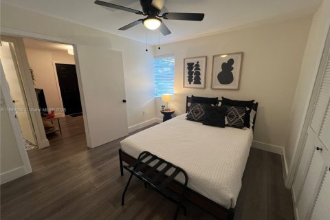 House in Miami, Florida 2 bedrooms, 67.82 sq.m. № 1938626 - photo 11