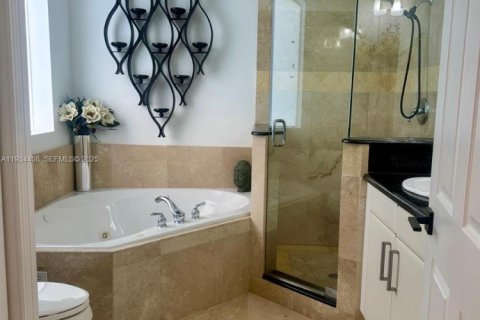 Снять в аренду виллу или дом в Форт-Лодердейл, Флорида 3 спальни, 232.07м2, № 1992701 - фото 12