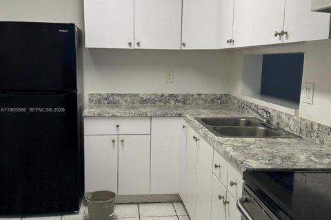 Condominio en Miami, Florida, 2 dormitorios  № 2027541