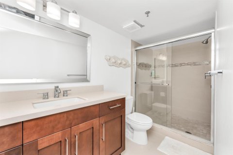 Condo in Hillsboro Beach, Florida, 2 bedrooms  № 2083685 - photo 20