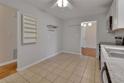House in DeLand, Florida 3 bedrooms, 142.23 sq.m. № 1523884 - photo 12