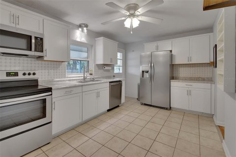 House in DeLand, Florida 3 bedrooms, 142.23 sq.m. № 1523884 - photo 13