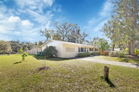 House in DeLand, Florida 3 bedrooms, 142.23 sq.m. № 1523884 - photo 2
