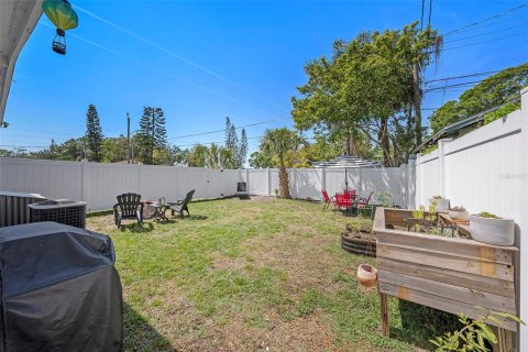 House in Saint Petersburg, Florida 3 bedrooms, 96.43 sq.m. № 1585483 - photo 25