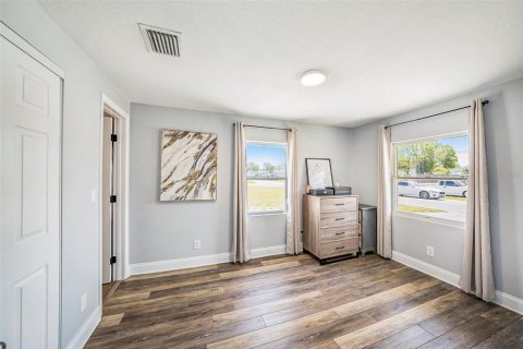 House in Saint Petersburg, Florida 3 bedrooms, 96.43 sq.m. № 1585483 - photo 17