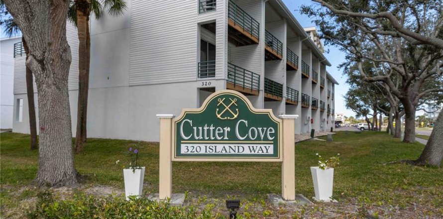 Townhouse in Clearwater, Florida 3 bedrooms, 157.93 sq.m. № 2157370