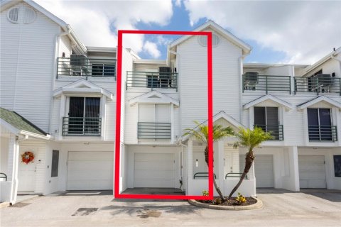Townhouse in Clearwater, Florida 3 bedrooms, 157.93 sq.m. № 2157370 - photo 2