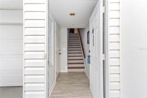 Townhouse in Clearwater, Florida 3 bedrooms, 157.93 sq.m. № 2157370 - photo 3