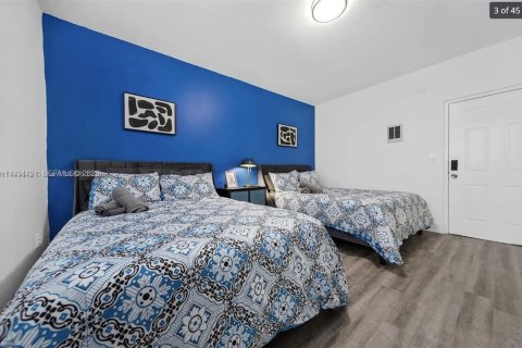 Снять в аренду квартиру в Майами, Флорида 994.05м2, № 1992643 - фото 3