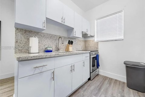 Снять в аренду квартиру в Майами, Флорида 994.05м2, № 1992643 - фото 18