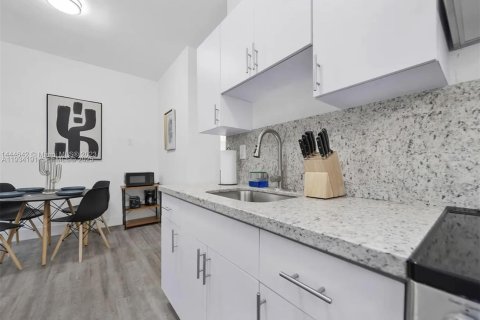 Снять в аренду квартиру в Майами, Флорида 994.05м2, № 1992643 - фото 12