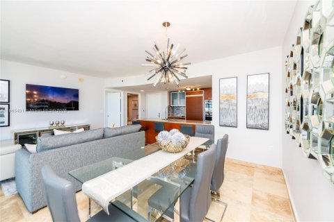 Condominio en alquiler en Hallandale Beach, Florida, 1 dormitorio, 80.92 m2 № 2016961 - foto 24