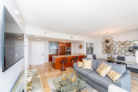 Condominio en alquiler en Hallandale Beach, Florida, 1 dormitorio, 80.92 m2 № 2016961 - foto 27