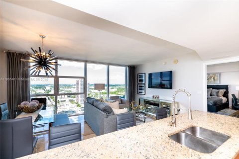 Condominio en alquiler en Hallandale Beach, Florida, 1 dormitorio, 80.92 m2 № 2016961 - foto 23