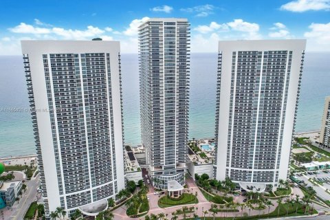 Condominio en alquiler en Hallandale Beach, Florida, 1 dormitorio, 80.92 m2 № 2016961 - foto 7