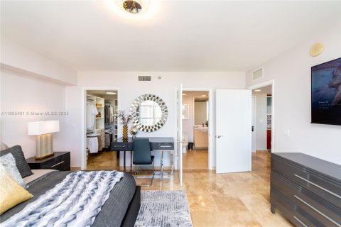 Condominio en alquiler en Hallandale Beach, Florida, 1 dormitorio, 80.92 m2 № 2016961 - foto 11