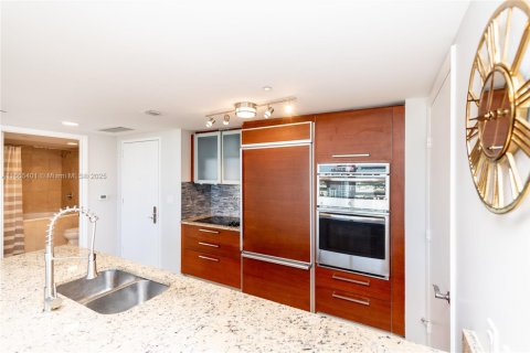 Condominio en alquiler en Hallandale Beach, Florida, 1 dormitorio, 80.92 m2 № 2016961 - foto 6