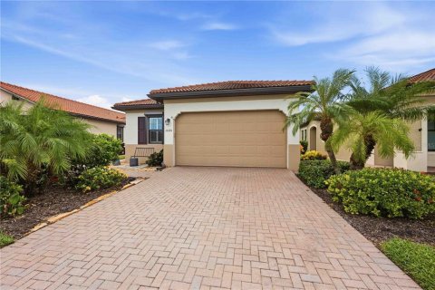 House in Venice, Florida 2 bedrooms, 146.88 sq.m. № 2366597