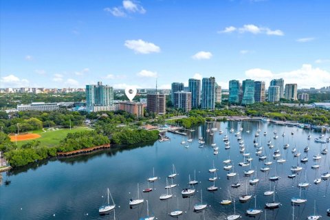 Кондоминиум с 1 спальней в Майами, Флорида № 2021449