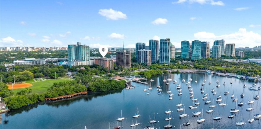 Кондоминиум с 1 спальней в Майами, Флорида № 2021449