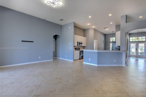 Купить виллу или дом в Ривервью, Флорида 4 спальни, 217.11м2, № 1989150 - фото 15