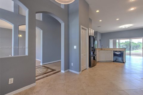 Купить виллу или дом в Ривервью, Флорида 4 спальни, 217.11м2, № 1989150 - фото 24