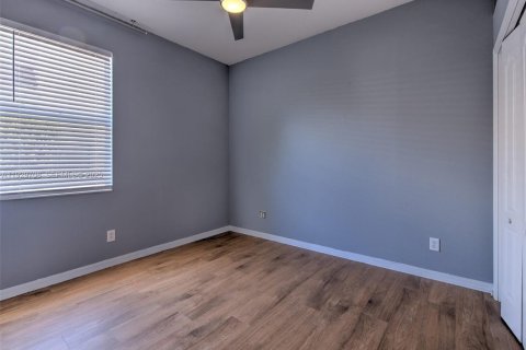 Купить виллу или дом в Ривервью, Флорида 4 спальни, 217.11м2, № 1989150 - фото 29