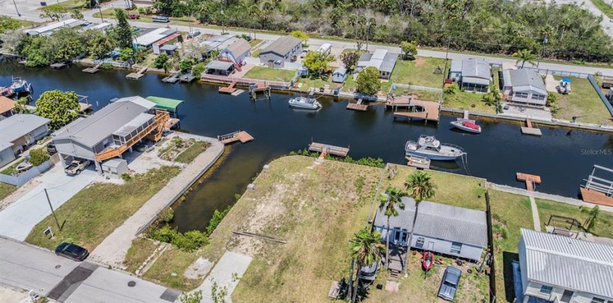 Land in Hudson, Florida № 1690438