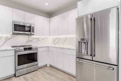Condo in Stuart, Florida, 1 bedroom  № 2177627 - photo 13