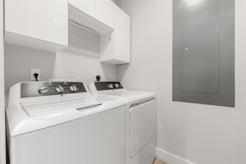 Condo in Stuart, Florida, 1 bedroom  № 2177627 - photo 22