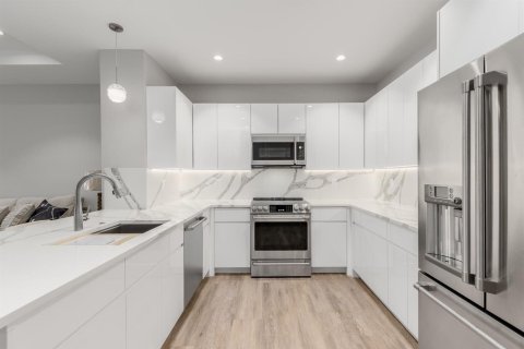 Condo in Stuart, Florida, 1 bedroom  № 2177627 - photo 12