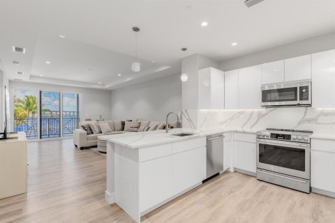 Condo in Stuart, Florida, 1 bedroom  № 2177627 - photo 7