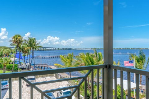 Condo in Stuart, Florida, 1 bedroom  № 2177627 - photo 17