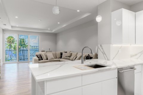 Condo in Stuart, Florida, 1 bedroom  № 2177627 - photo 14