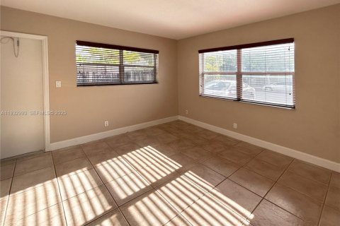 Снять в аренду квартиру в Форт-Лодердейл, Флорида 1 спальня, 46.45м2, № 1991799 - фото 5