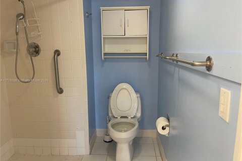 Copropriété à vendre à Pembroke Pines, Floride: 2 chambres, 112.13 m2 № 1713982 - photo 18