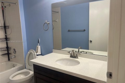 Copropriété à vendre à Pembroke Pines, Floride: 2 chambres, 112.13 m2 № 1713982 - photo 24